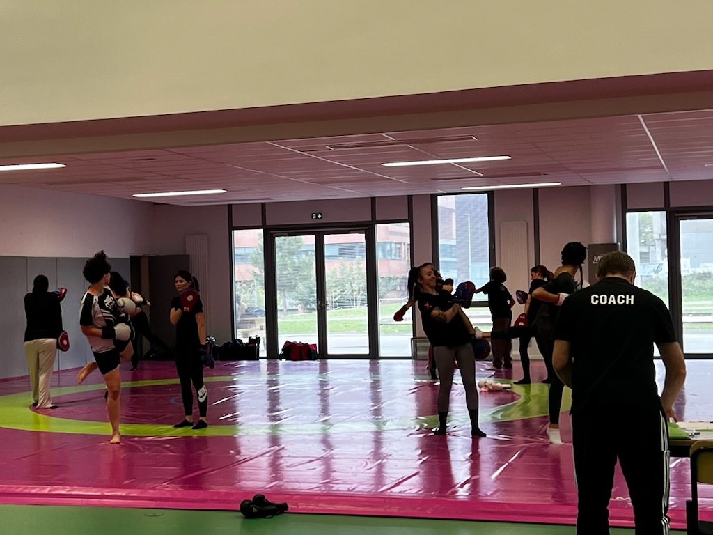 Photo durant un cours de boxe a l'université Jean Jaurès